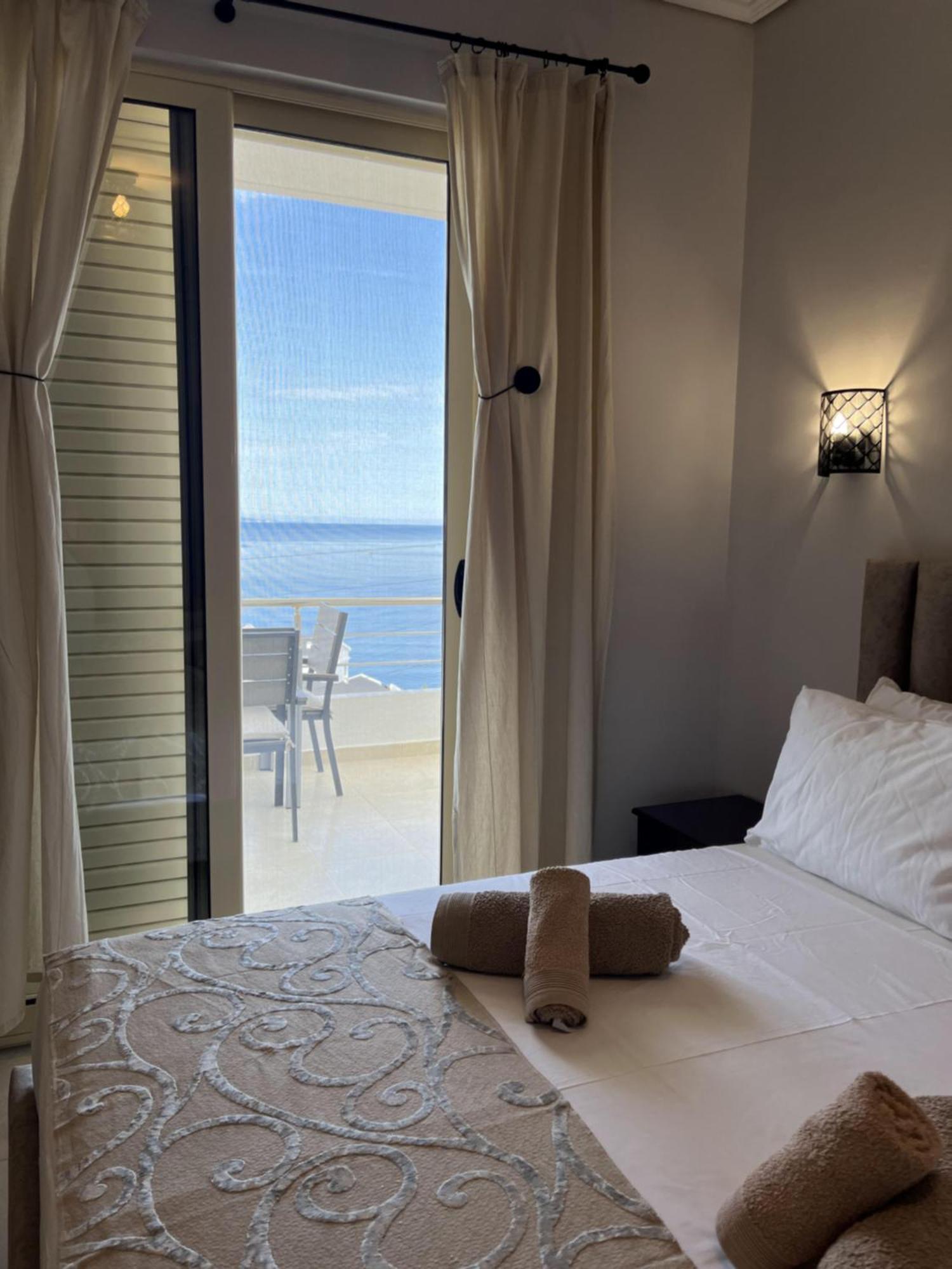 Bluemoon Suites Sarande Exterior photo
